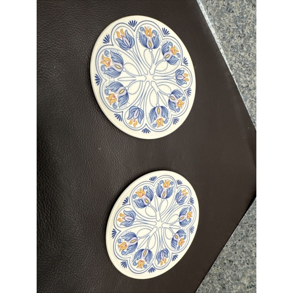 VINTAGE Royal Goedewaagen AMATA Small COASTER 4" HOLLAND Delft TULIP Set Of 2